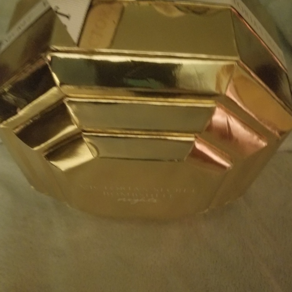 Rare Bombshell nights set free VS Blanket till Val